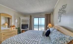 Room - Ocean Cove 306 - Three Bedroom, Two 1/2 Bath Oceanfront Condo (Garden City Beach)