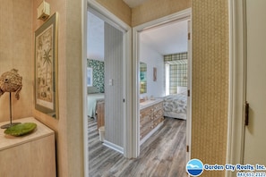 Room - Sun Dial 33 -Three Bedroom, Two Bath Oceanfront Condo in Garden City Beach (Garden City Beach)