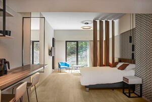 Studio Suite | 1 bedroom, Select Comfort beds, in-room safe, soundproofing