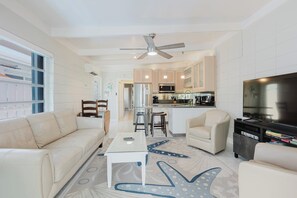 Unclassified image, 3 of 44, button