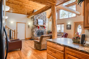 Interior - Spacious 3300 Sq. Ft. Cabin Near Terry Peak, Deadwood, Spearfish Canyon! (Lead)