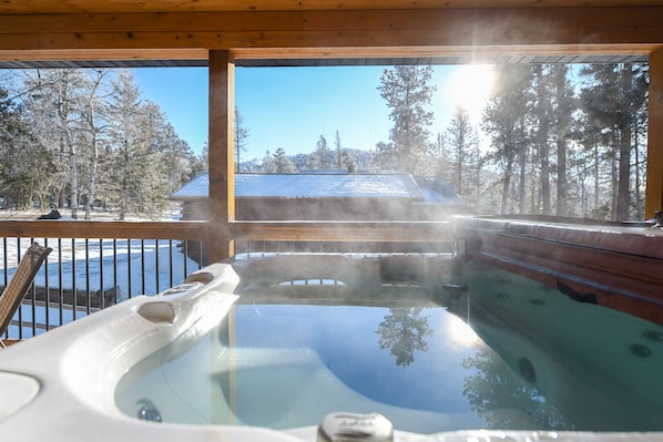 Outdoor spa tub - Spacious 3300 Sq. Ft. Cabin Near Terry Peak, Deadwood, Spearfish Canyon! (Lead)