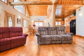 Smart-TV, peis, fotballspill og stereoanlegg