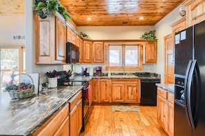 Fridge, microwave, oven, stovetop - Spacious 3300 Sq. Ft. Cabin Near Terry Peak, Deadwood, Spearfish Canyon! (Lead)