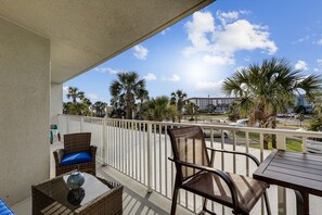 Condo, 2 Bedrooms | Property grounds
