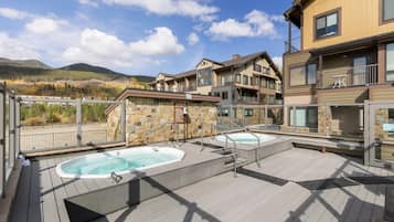 Bañera de hidromasaje exterior