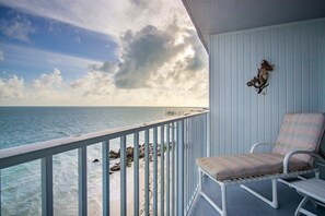 Unclassified image, 2 of 36, button