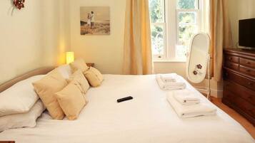 8 bedrooms, iron/ironing board, travel cot, free WiFi