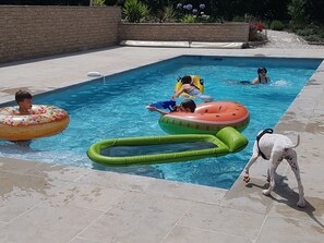 حمّام سباحة خارجي