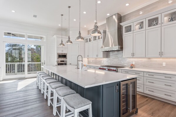 冰箱、微波炉、烤箱、炉灶