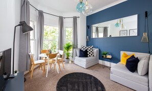 Living area - Thrive Apartments Clapham Junction (London)