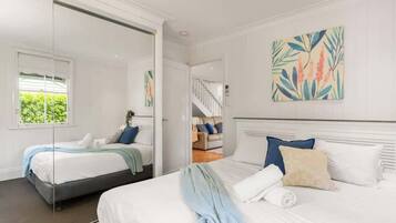 3 bedrooms, desk, iron/ironing board, travel cot