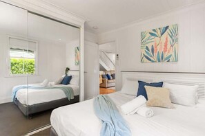 3 عدّة غرف نوم ومكتب ومكواة/لوح كي وسرير سفر