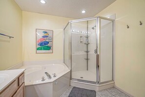 Baignoire, serviettes fournies