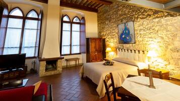 BĂŒgeleisen/BĂŒgelbrett, WLAN, BettwĂ€sche