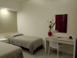 1 dormitorio, escritorio, wifi gratis y ropa de cama