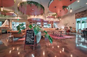 Interior - Palms of Destin|12th flr Jr Suite-Lagoon Pool|Views (Destin)