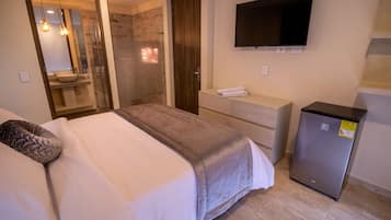 Superior Double Room | Down comforters, minibar, in-room safe, blackout drapes