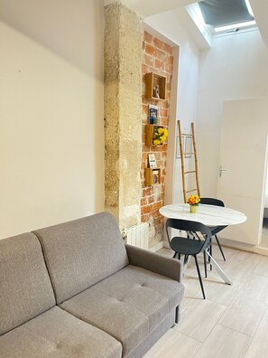 Télévision à écran plat