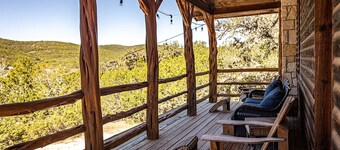 Leakey River Rental, relax in the peaceful hill country or cool off in the river