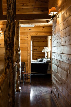 المنشأة من الداخل