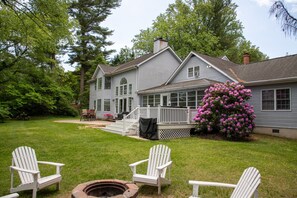 Terrace/patio - Riverfront Retreat 7mil from MD Renaissance Fest! (Riva)
