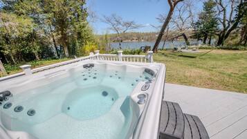 Bain à remous extérieur