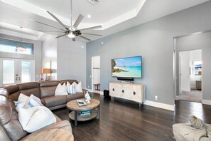 Unclassified image, 2 of 24, button