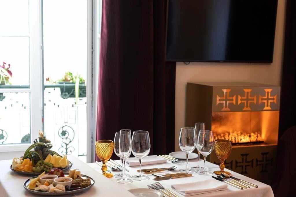 2 restauranter: frokost, lunsj, middag og brunsj serveres