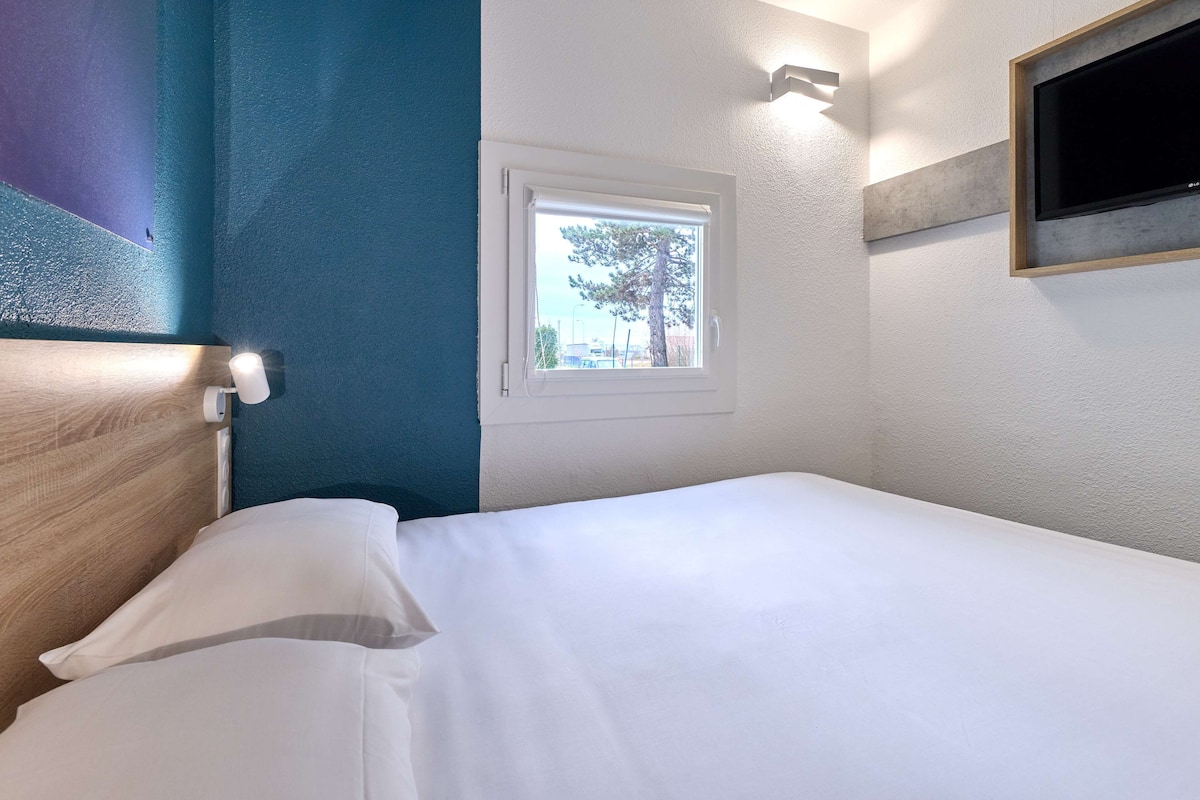 Standard Room, 1 Double Bed | Free WiFi, bed sheets