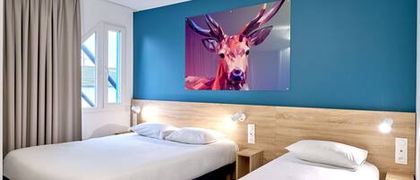 Free WiFi, bed sheets