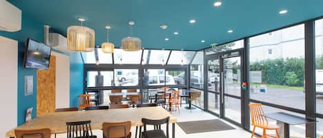 Daily buffet breakfast (EUR 9.90 per person)