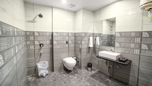 Bathroom - HOTEL TRIMURTI (Haridwar)