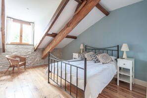 2 bedrooms, iron/ironing board, travel crib, free WiFi