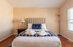 3 habitaciones, tabla de planchar con plancha, wifi y ropa de cama 
