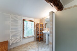 Hair dryer, towels