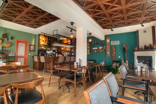 Lunsj og middag serveres