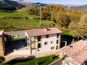 Exterior - DALT'S COUNTRY (Sant Joan de les Abadesses)