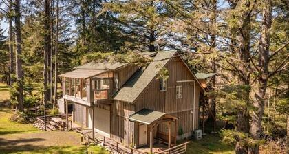 " Casa Del Mar" (House by the Sea) Forest Retreat