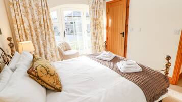 Cottage | 1 bedroom, individually decorated, individually furnished, free WiFi