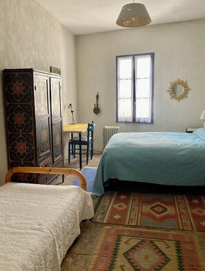 3 bedrooms, in-room safe, desk, iron/ironing board