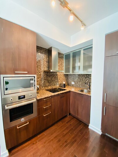Sweet and Cozy 1 Bedroom in the heart of Downtown
