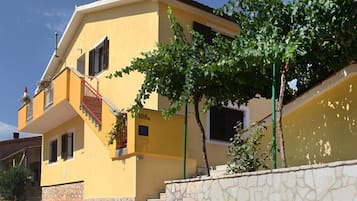 Esterni
