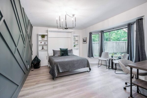 6 bedrooms, memory-foam beds, desk, blackout curtains