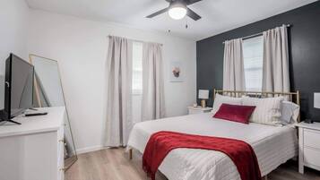 6 bedrooms, memory-foam beds, desk, blackout curtains