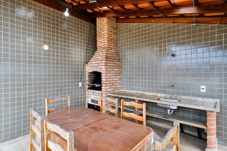 Apartment | Private kitchen | Fridge, microwave, oven, blender