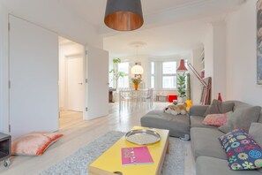 Living room - Stylish 2 Bedroom Apartment in London (London)