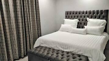 4 bedrooms, iron/ironing board, free WiFi, bed sheets