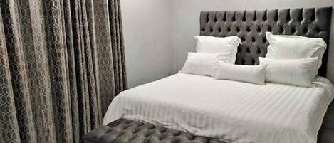 4 chambres, fer et planche à repasser, Wi-Fi gratuit, draps fournis