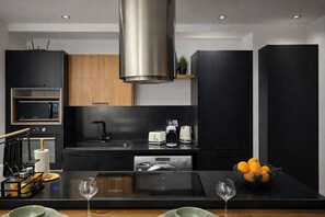 Tủ lạnh, lò vi sóng, lò nướng, bếp nấu 